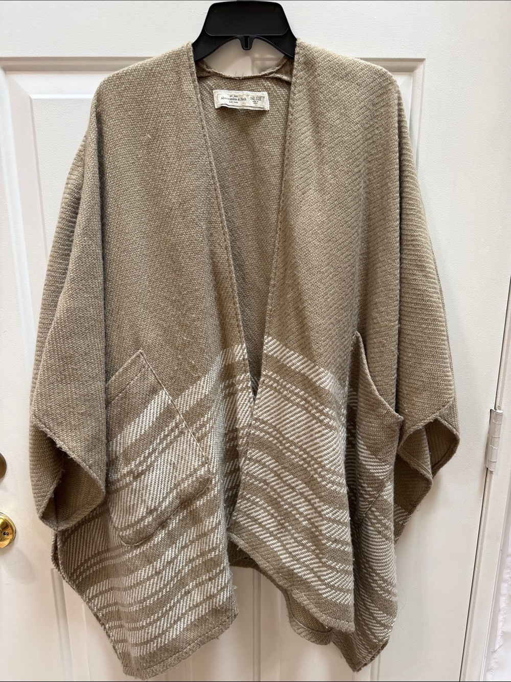 Abercrombie & Fitch Taupe and Cream Plaid Knit Open Poncho, OS